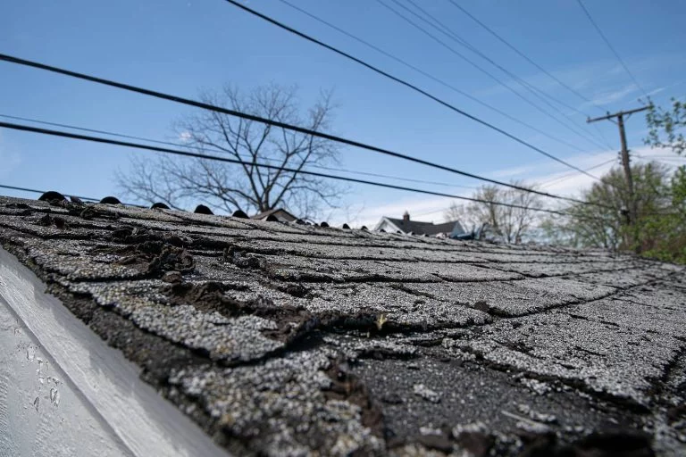 How to get homeowners insurance with a bad roof