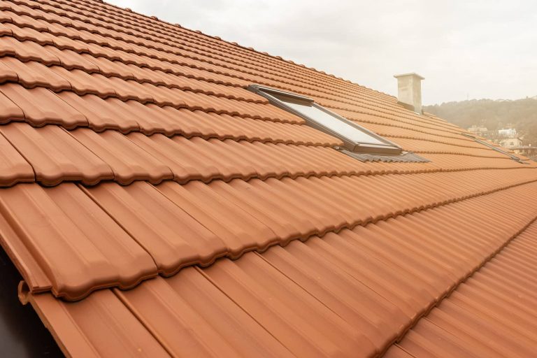 Does home insurance cover roof leaks?