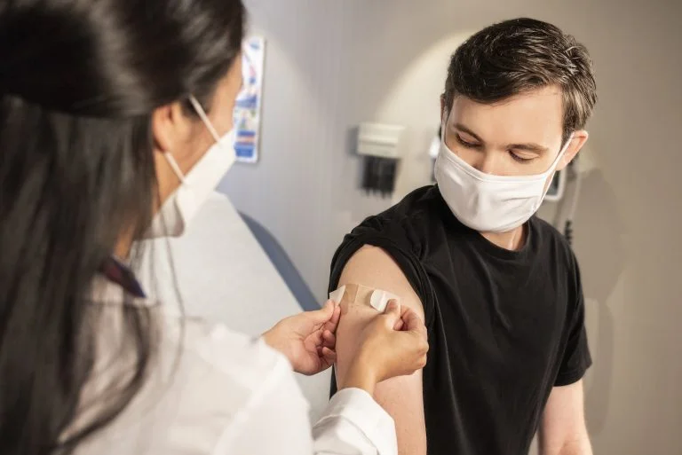 5 Reasons You Need To Get a Flu Shot This Year